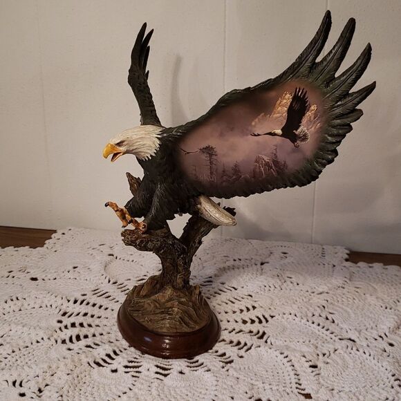 Bradford Exchange "Summit Sentinel" from Wings of Power Collection Eagle Statue - Picture 2 of 7